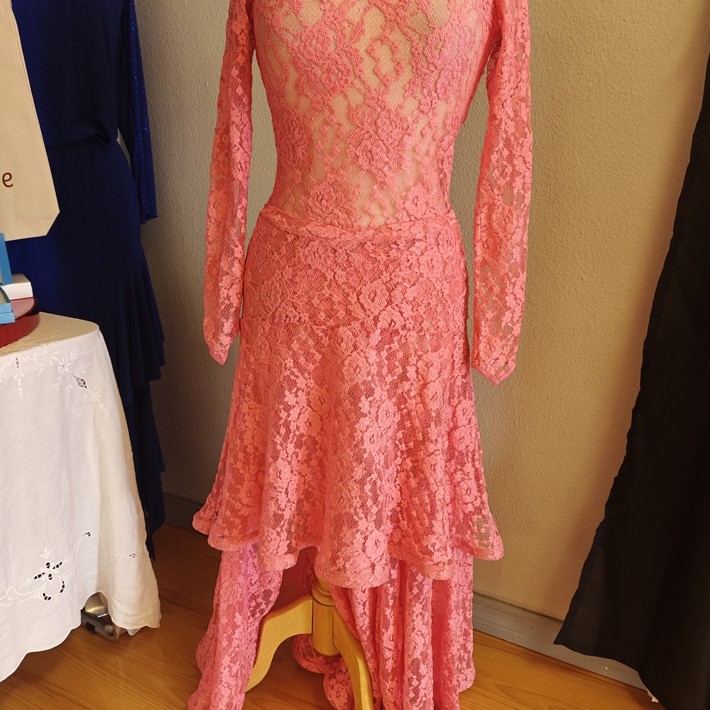Elegant Pink Lace Dress